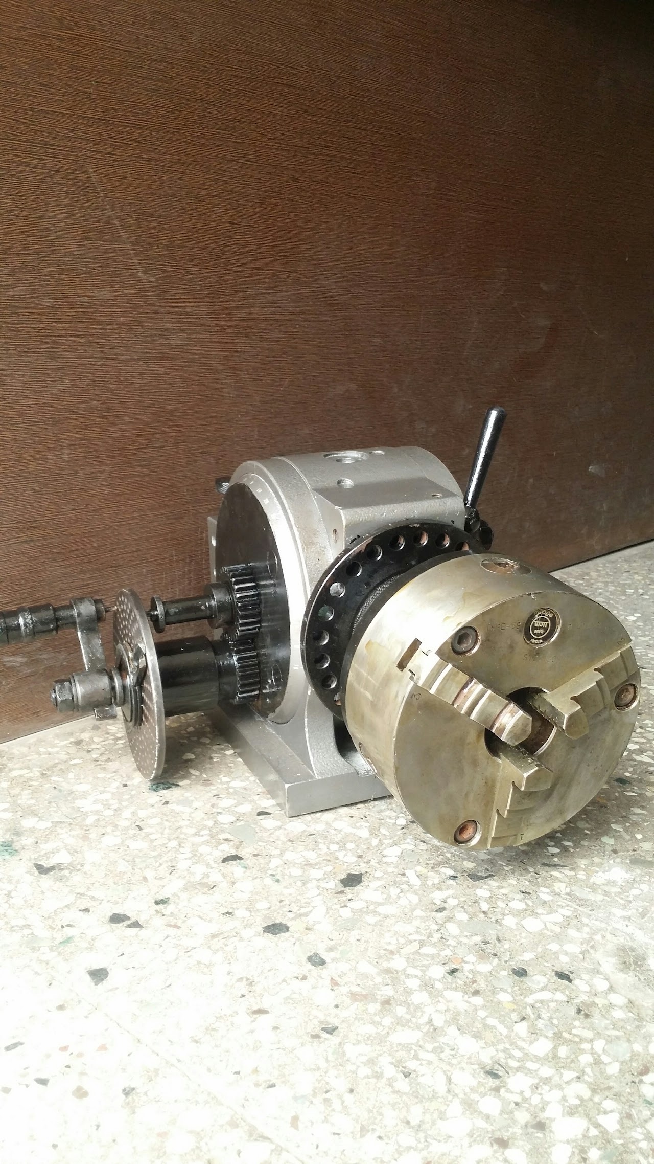 Universal Dividing Head HMT
