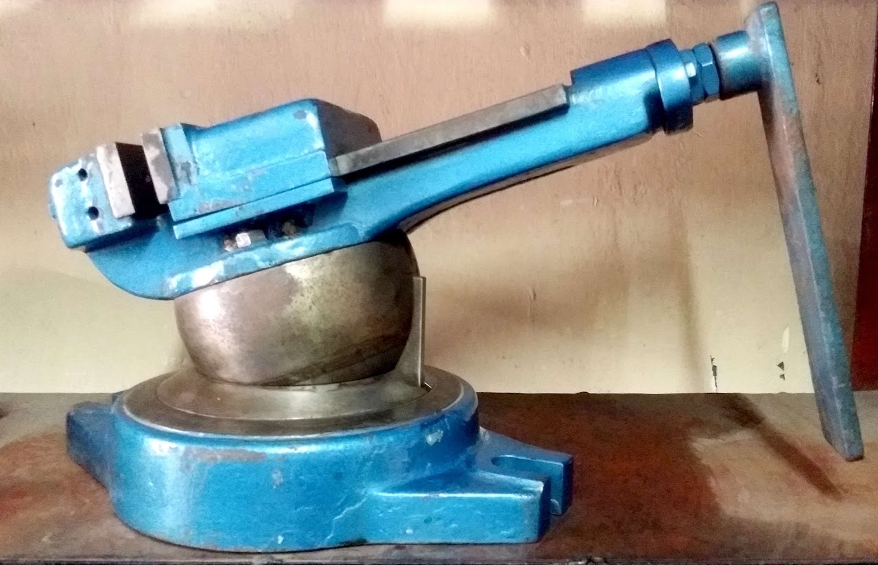 Universal Ball Vice